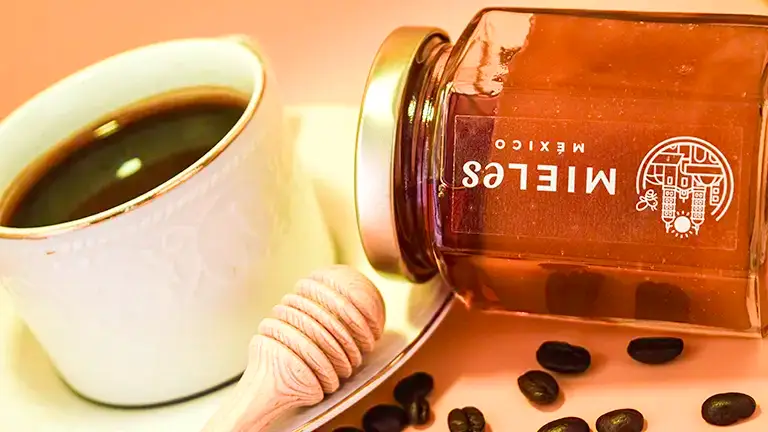 Miel de abeja de flor de café proveniente de Chiapas, una de las mieles mexicana con poder antibiótico