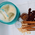 Agua de avena con miel de abeja de flor de palo dulce