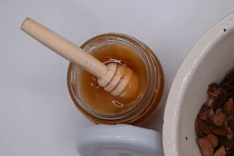 Miel de abeja de flor de café cosechada en las plantaciones del estado de Chiapas