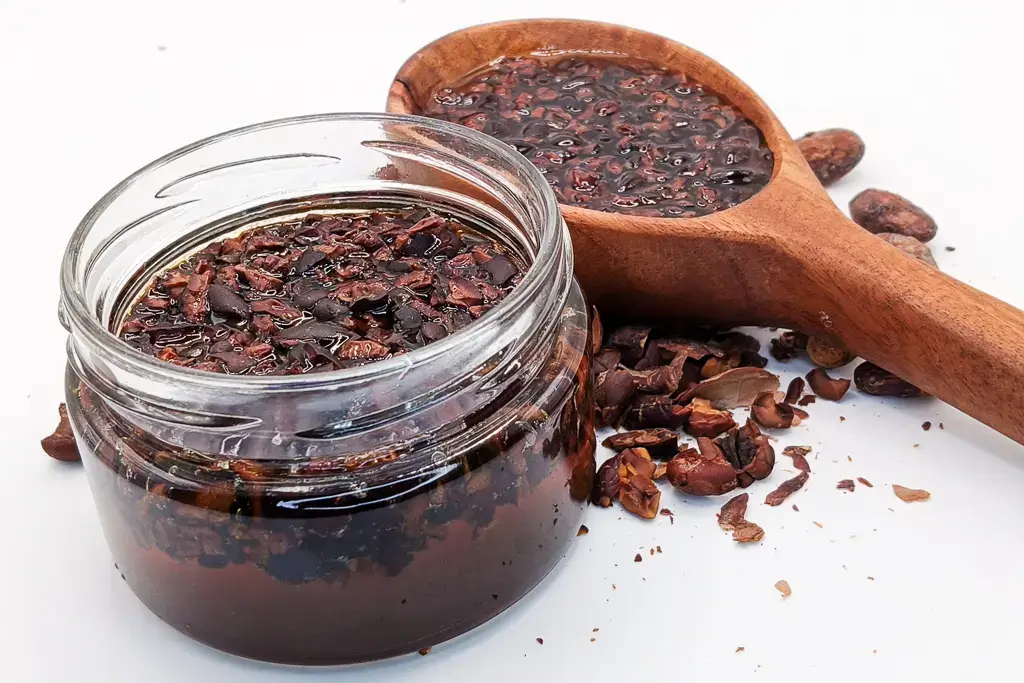 Nibs de cacao con miel de abeja, fusión de dos superalimentos ancestrales