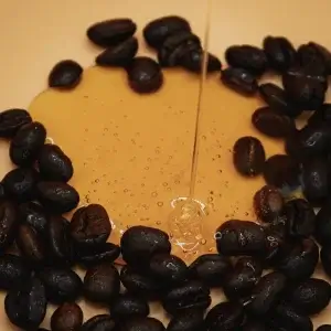 Miel de Cafetal: Propiedades, beneficios y relación con la miel de Manuka